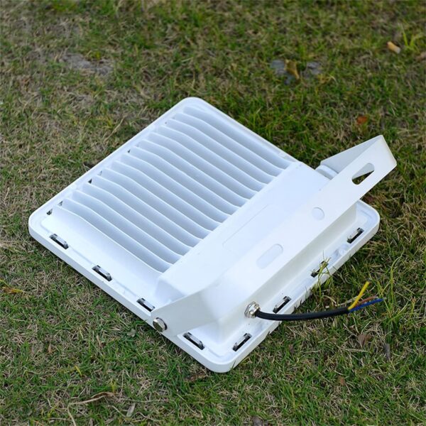 100W LED Flood Light Outdoor, IP67 Waterproof Security Light, 3000K Warm white - 6500K Daylight White Flood Lights for Backyard, Garden, Garage, Playground - Image 7